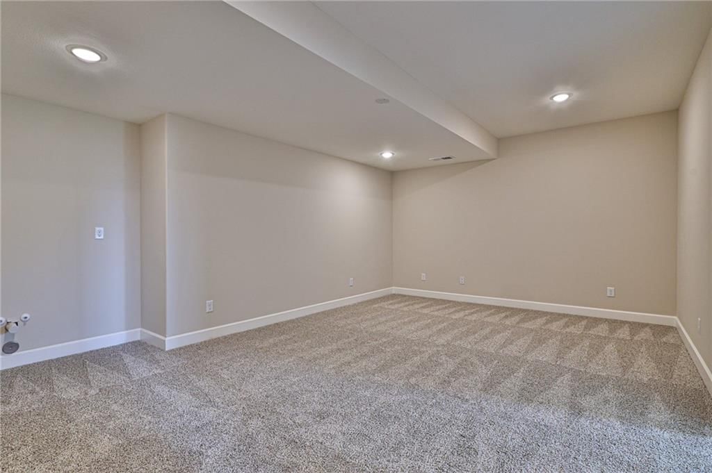 213 SW Chelmsford Drive — photo 29