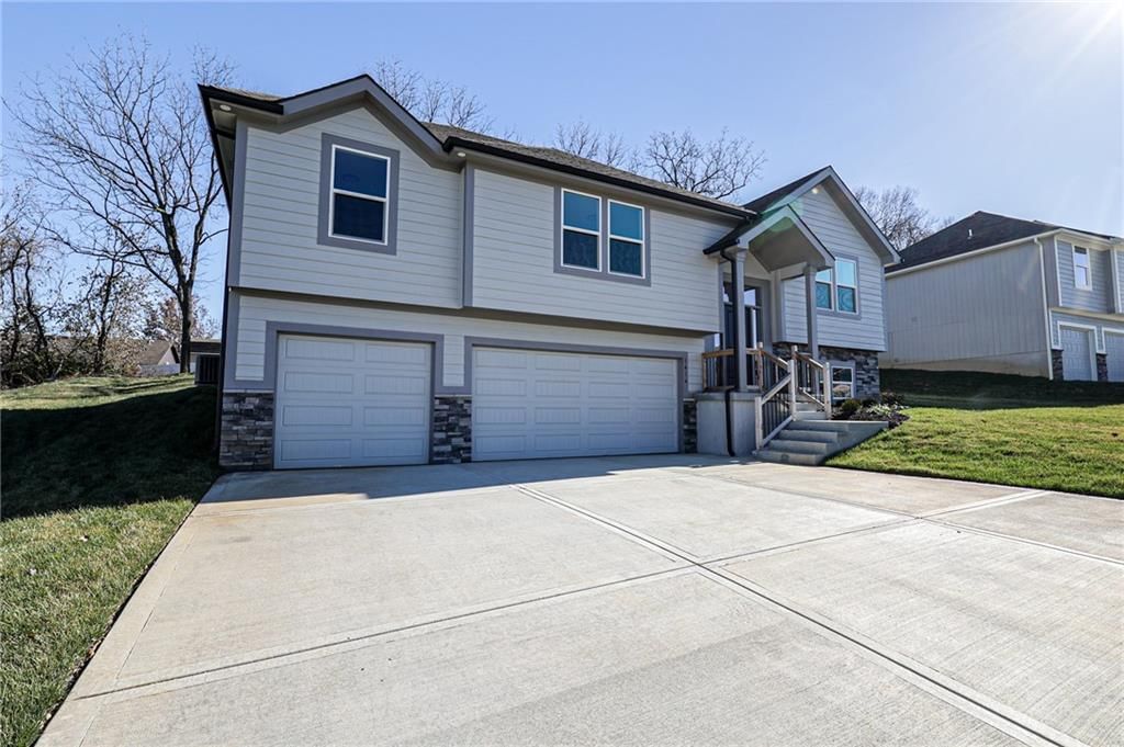 213 SW Chelmsford Drive — photo 4