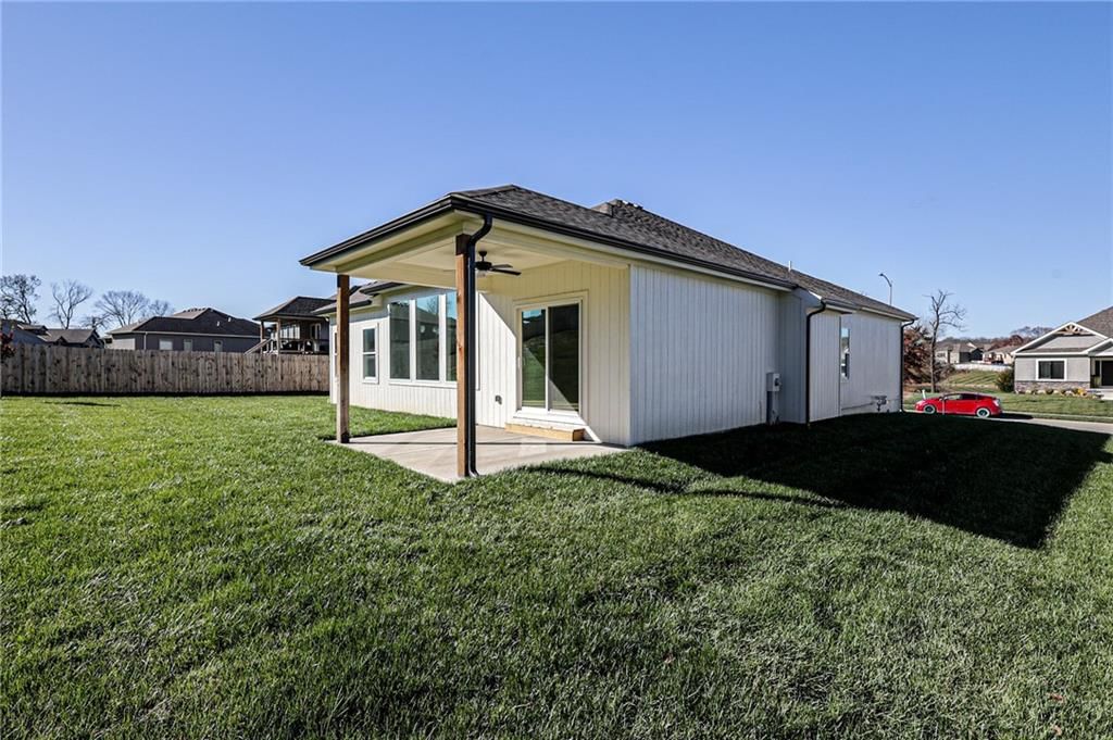 221 SW Chelmsford Drive — photo 23