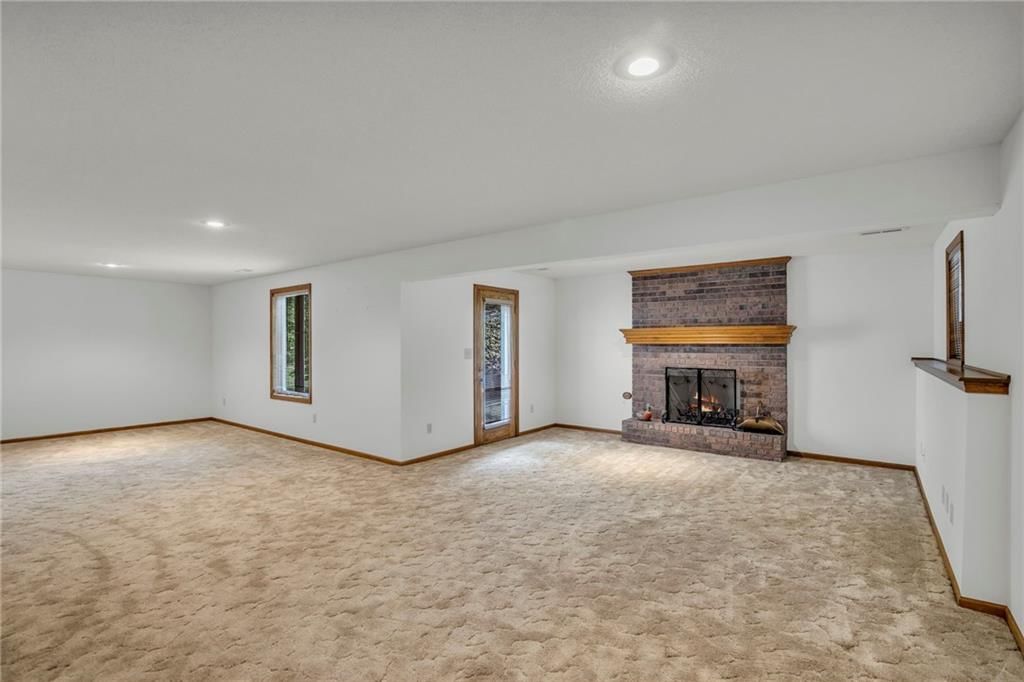 411 N PARK Drive — photo 34