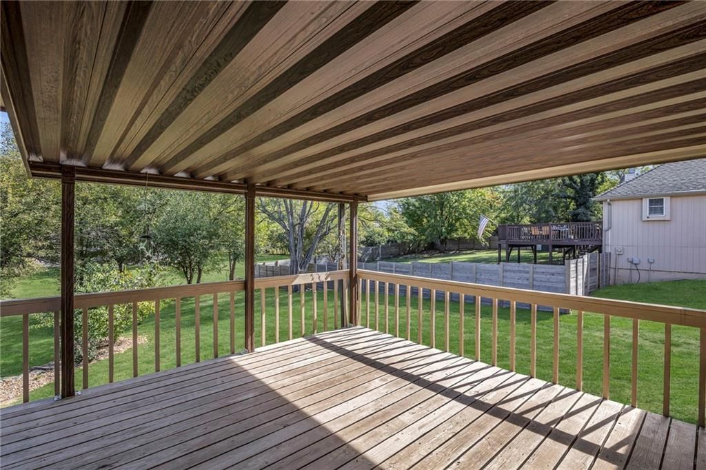 411 N PARK Drive — photo 50