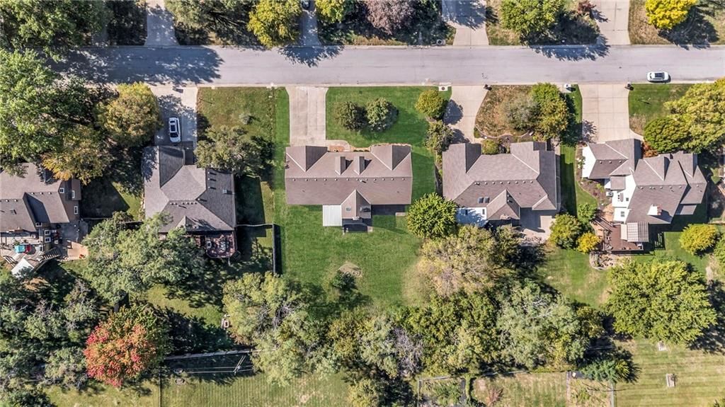 411 N PARK Drive — photo 68