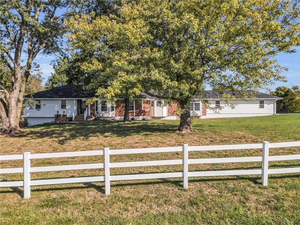 305 Fricke Road — photo 33