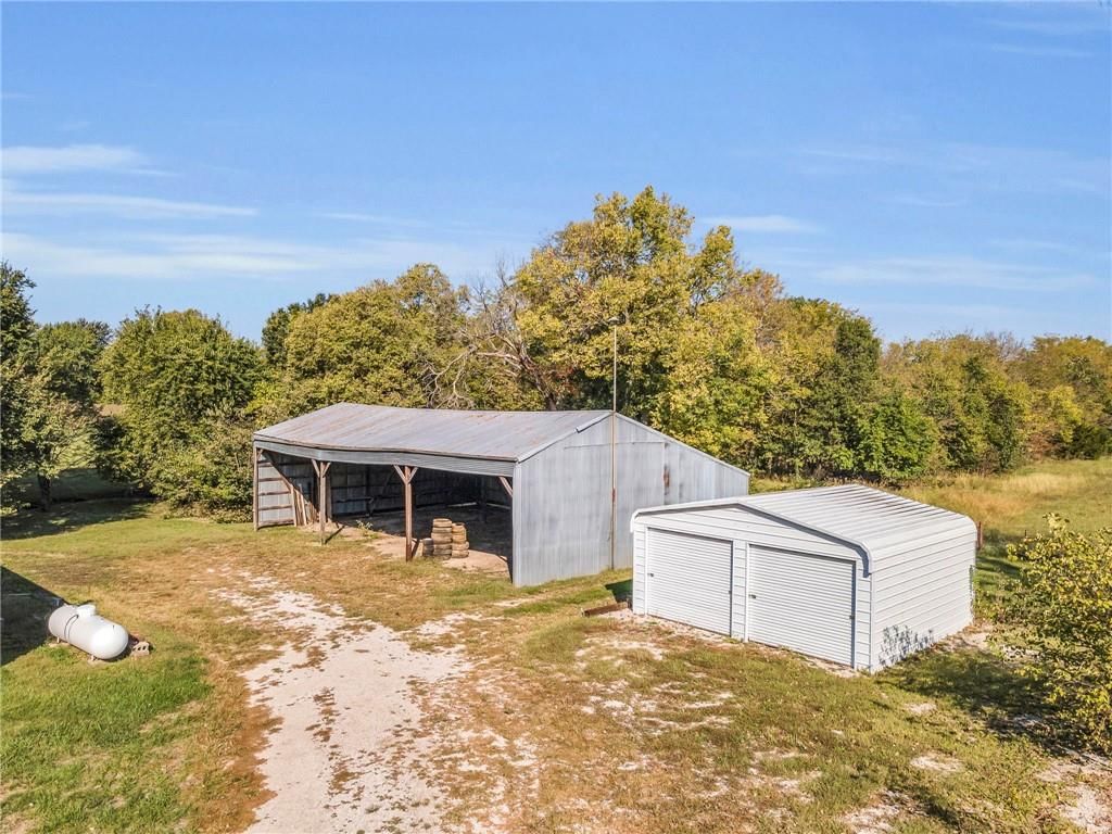 305 Fricke Road — photo 36