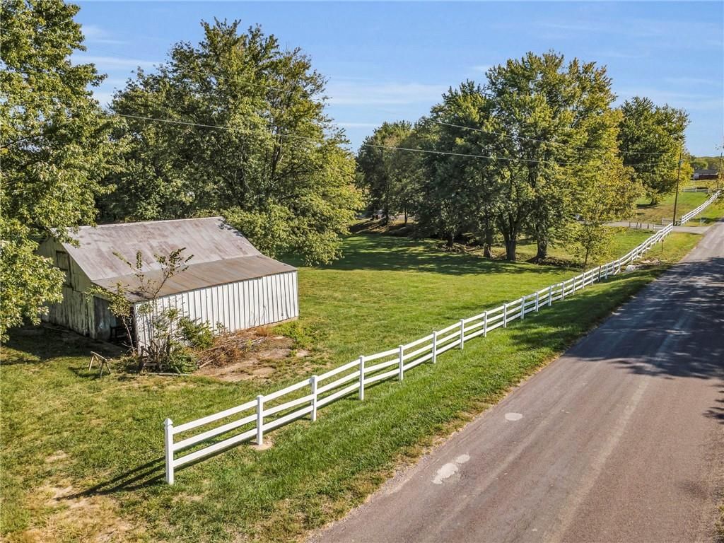 305 Fricke Road — photo 38