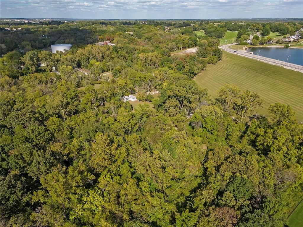 4900 NE Maybrook Road — photo 3