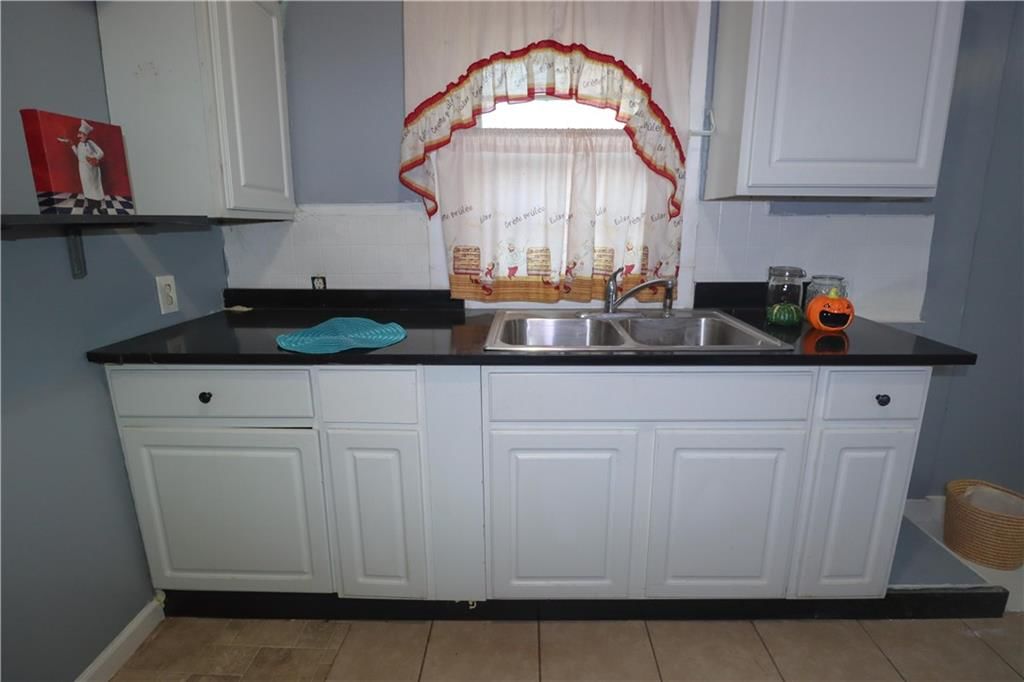 2245 Poplar Avenue — photo 12