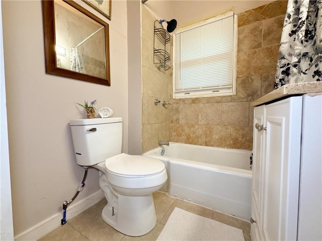 2245 Poplar Avenue — photo 20