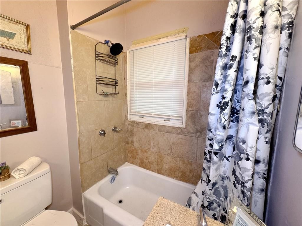 2245 Poplar Avenue — photo 21