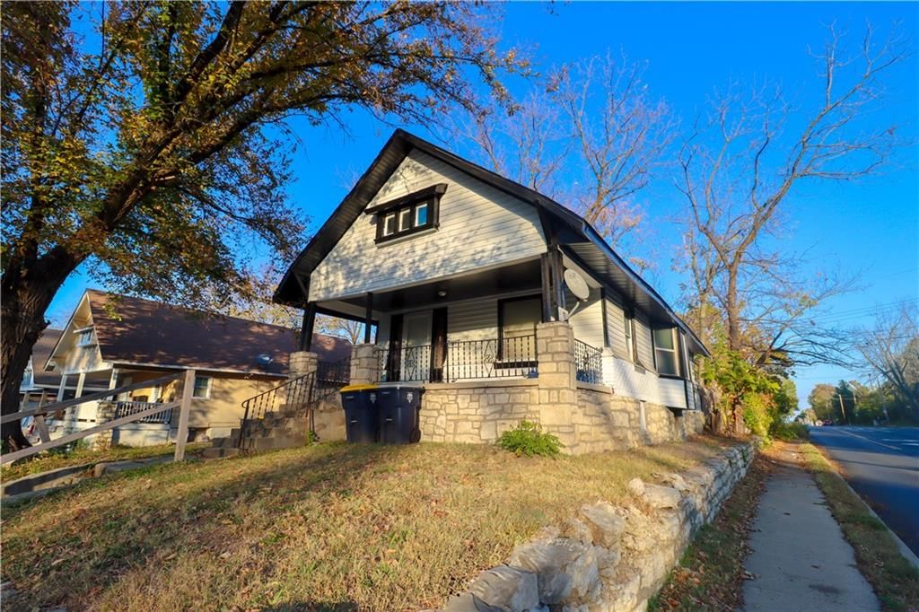 2245 Poplar Avenue — photo 38