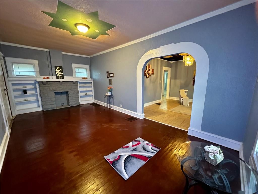 2245 Poplar Avenue — photo 6