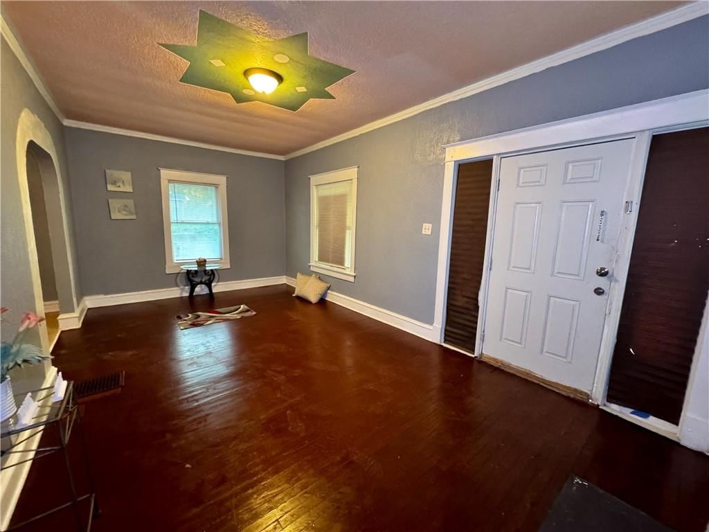 2245 Poplar Avenue — photo 7