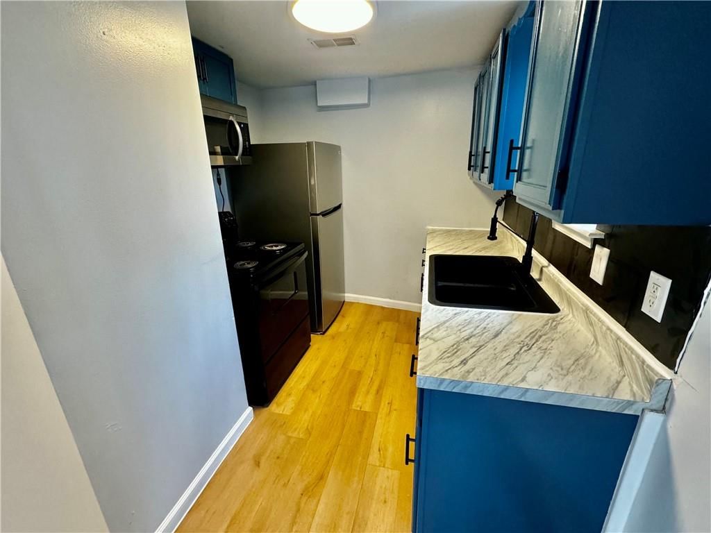 2152 S Sterling Avenue — photo 19