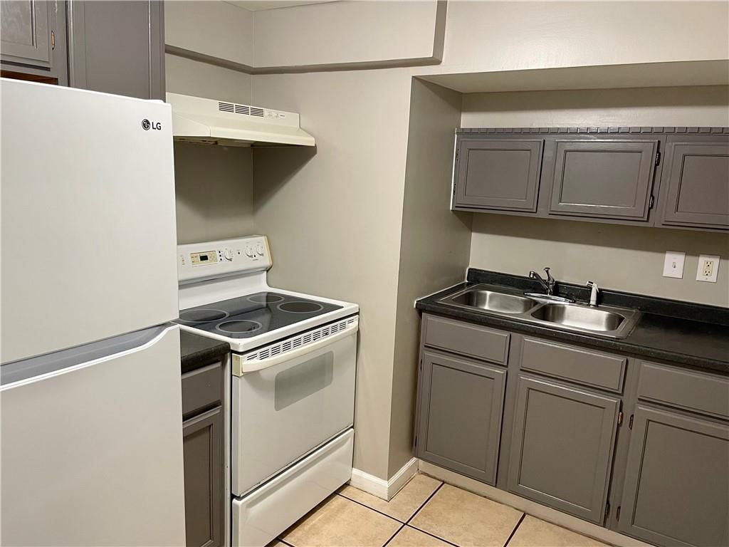 2152 S Sterling Avenue — photo 24