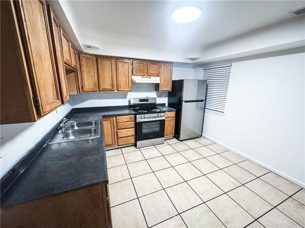 2152 S Sterling Avenue — photo 9