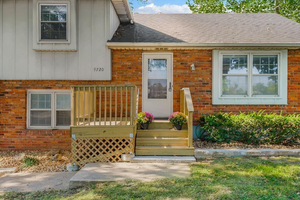 9720 Marshall Drive — photo 3