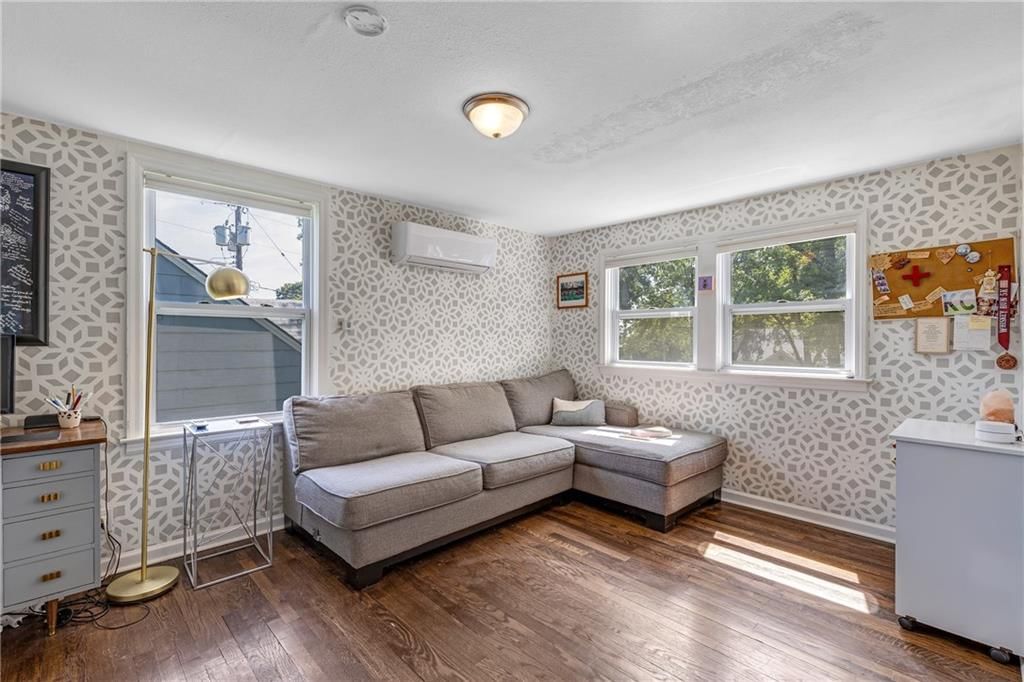 928 E 77th Terrace — photo 12
