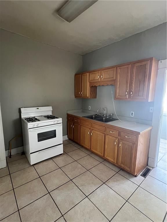806 W 4th Street — photo 16