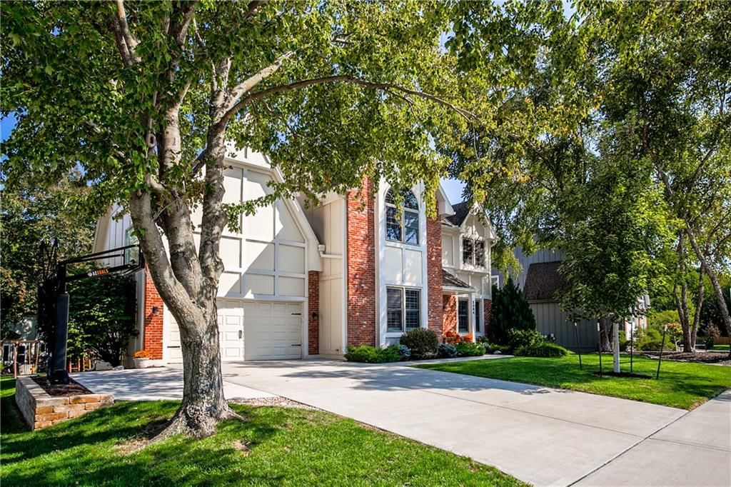 5064 W 130th Terrace, Leawood, KS