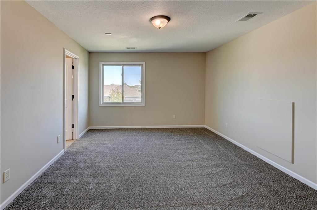 141 NW Whitman Drive — photo 21