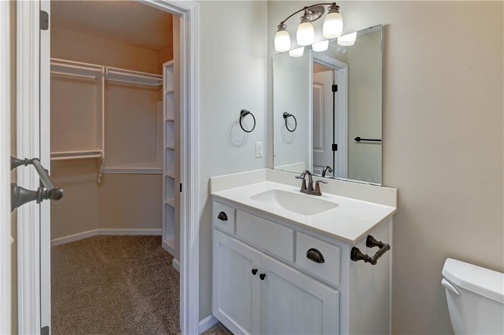 141 NW Whitman Drive — photo 24