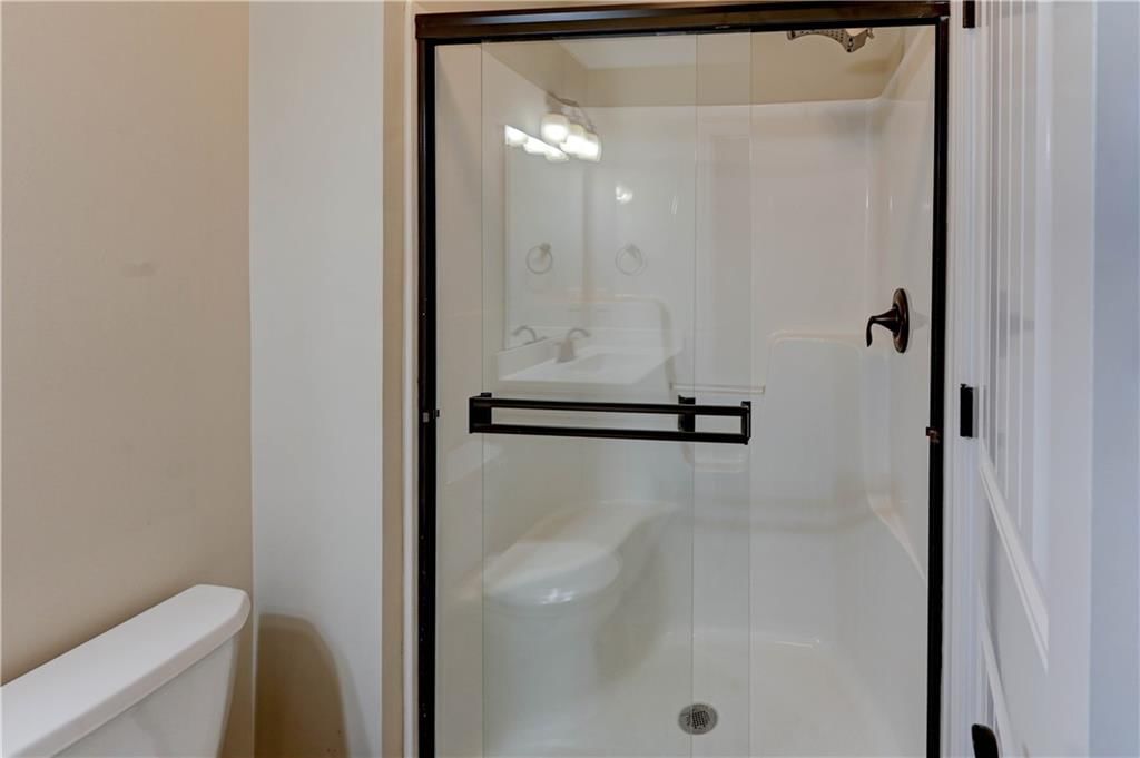 141 NW Whitman Drive — photo 25