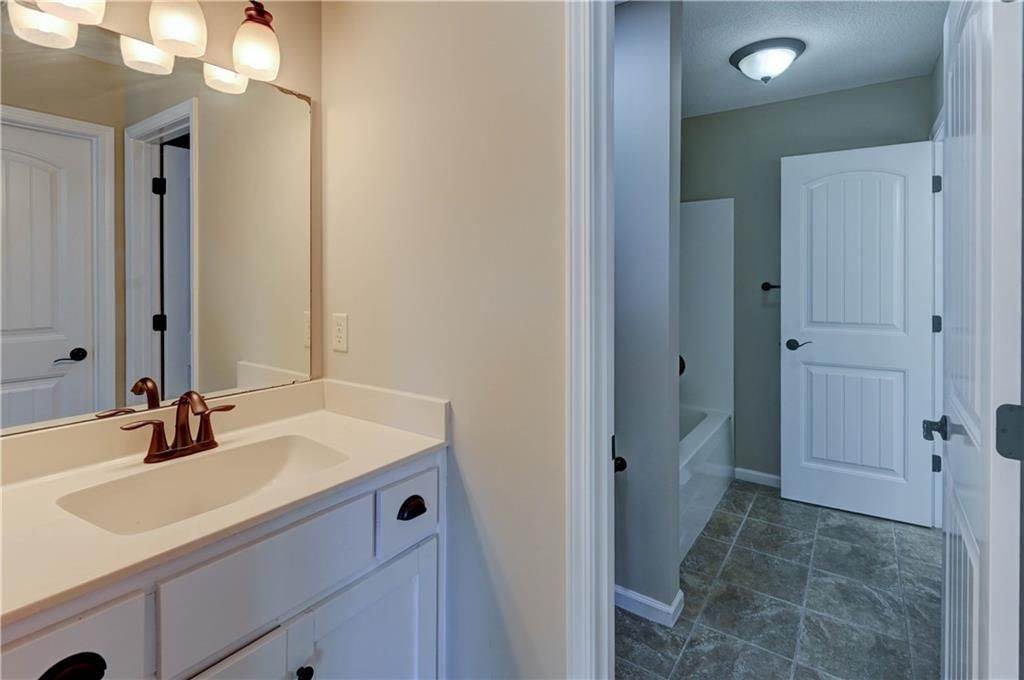 141 NW Whitman Drive — photo 28