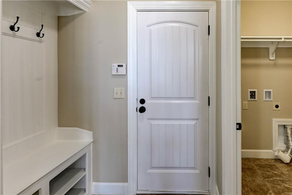 141 NW Whitman Drive — photo 33