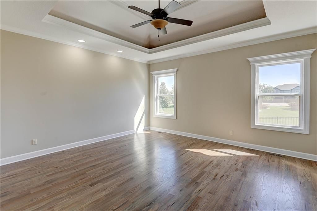 141 NW Whitman Drive — photo 38