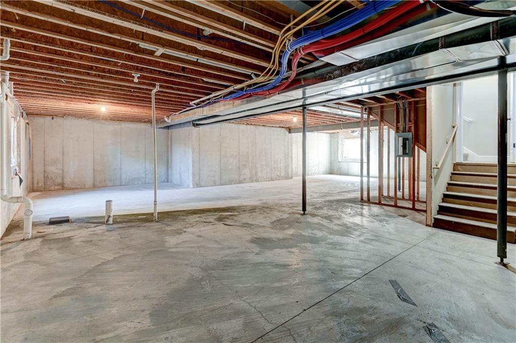 141 NW Whitman Drive — photo 45