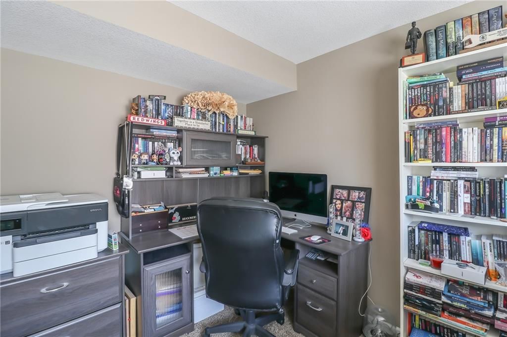 100 Newberry Court — photo 24