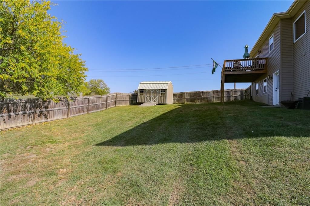 100 Newberry Court — photo 28