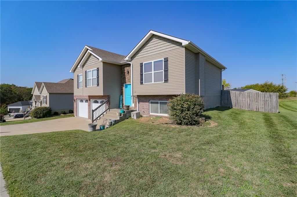 100 Newberry Court — photo 29