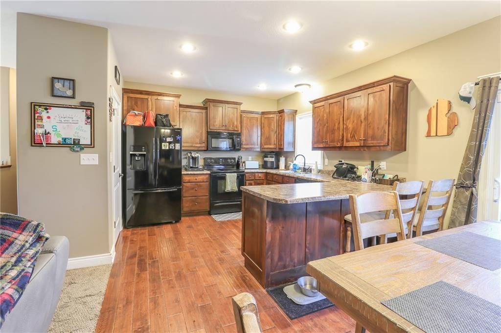 100 Newberry Court — photo 6