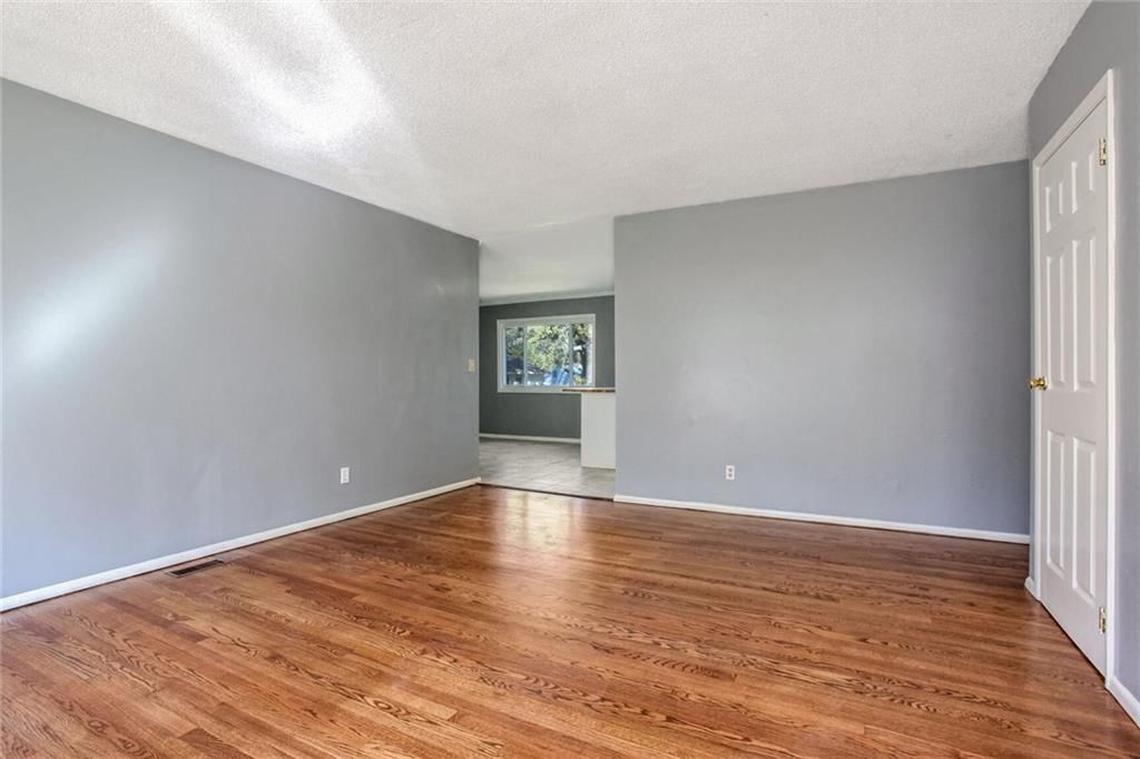 8618 E 96th Place — photo 2
