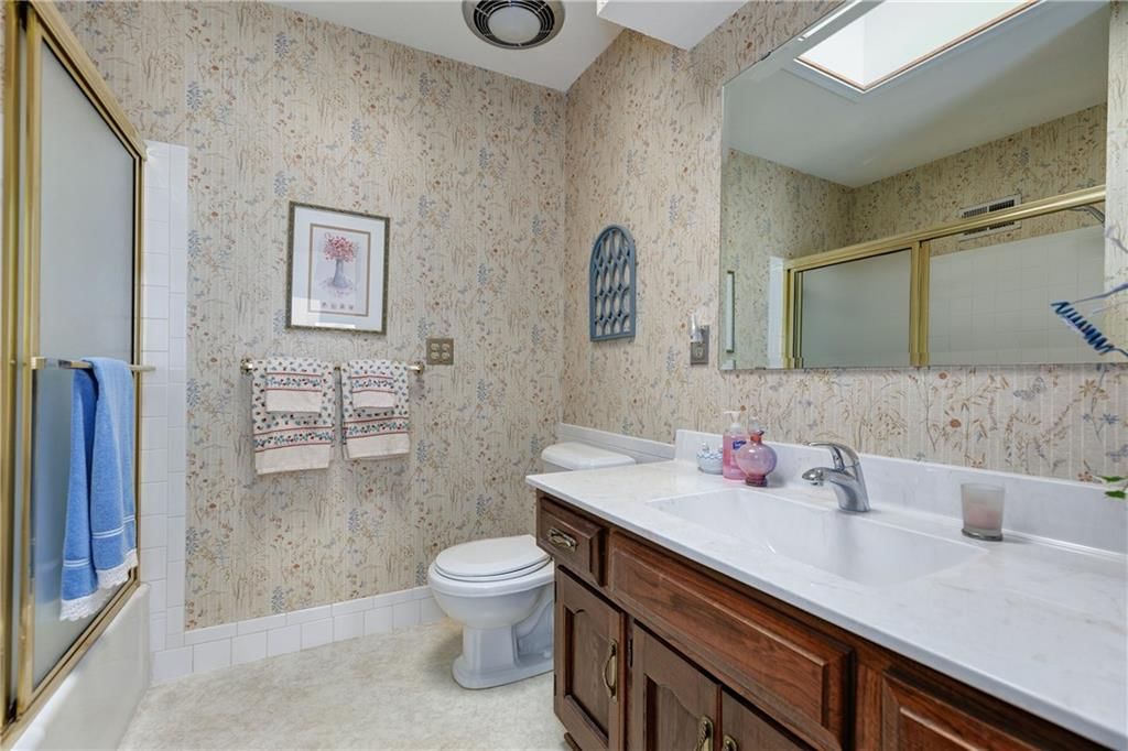 1004 Florence Avenue — photo 13