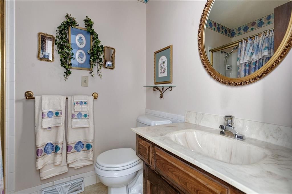 1004 Florence Avenue — photo 15
