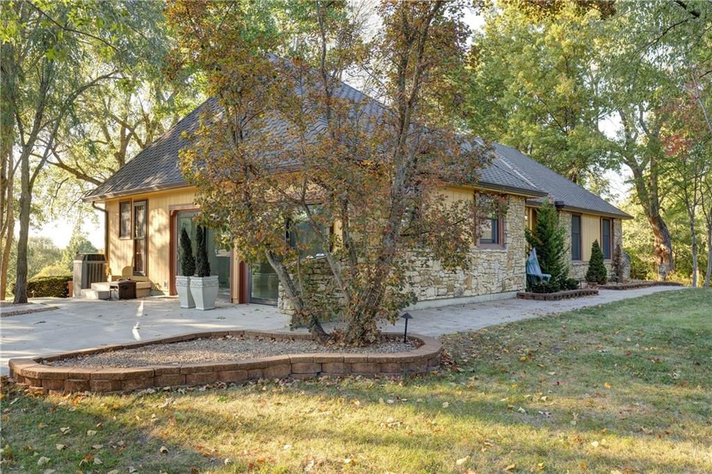 1004 Florence Avenue — photo 3