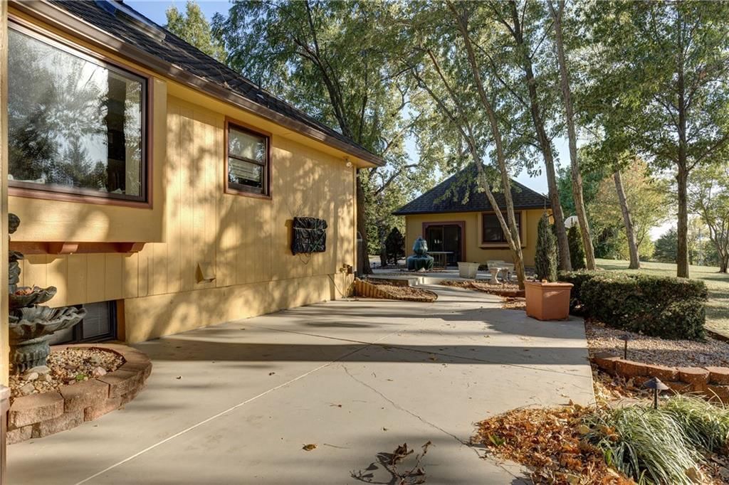 1004 Florence Avenue — photo 42