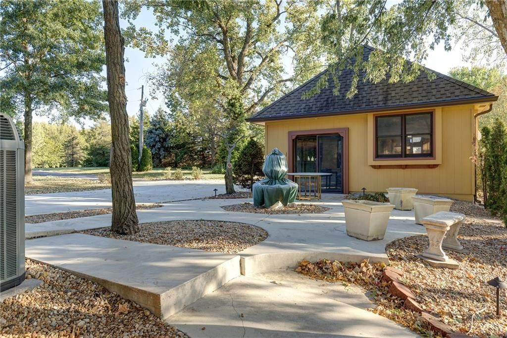 1004 Florence Avenue — photo 43