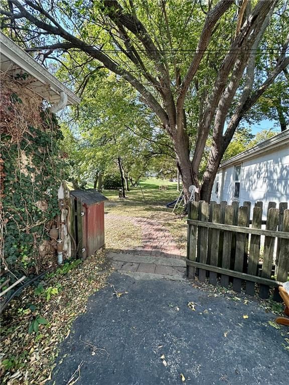 104 N FREDERICK Street — photo 13