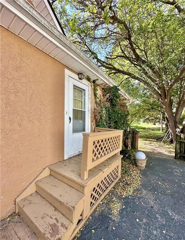 104 N FREDERICK Street — photo 14