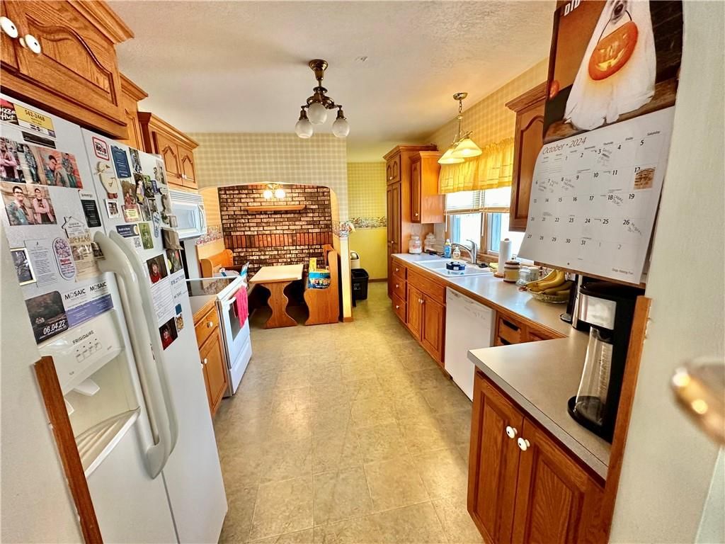 104 N FREDERICK Street — photo 23