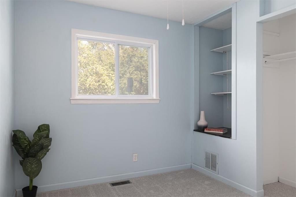 1409 Clare Court N — photo 15