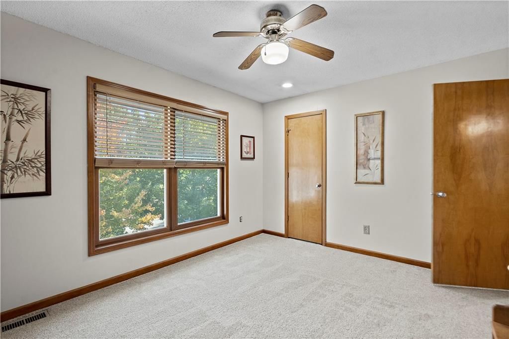 804 NE Mary Court — photo 23