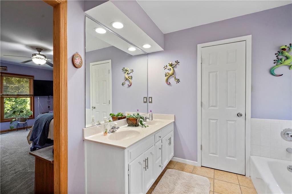 804 NE Mary Court — photo 31
