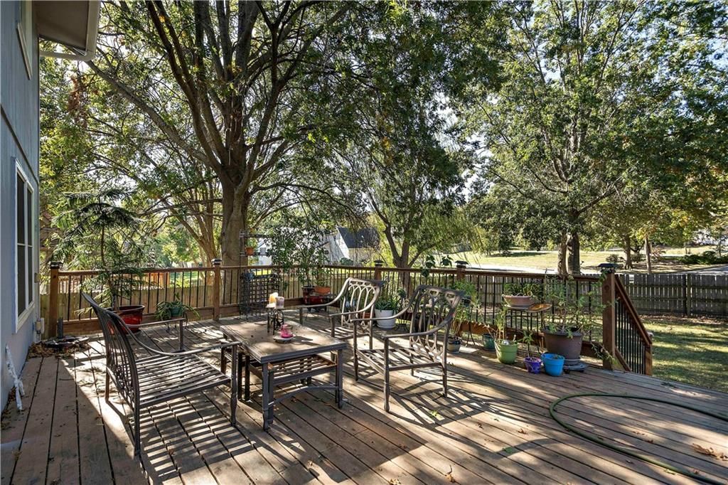804 NE Mary Court — photo 33