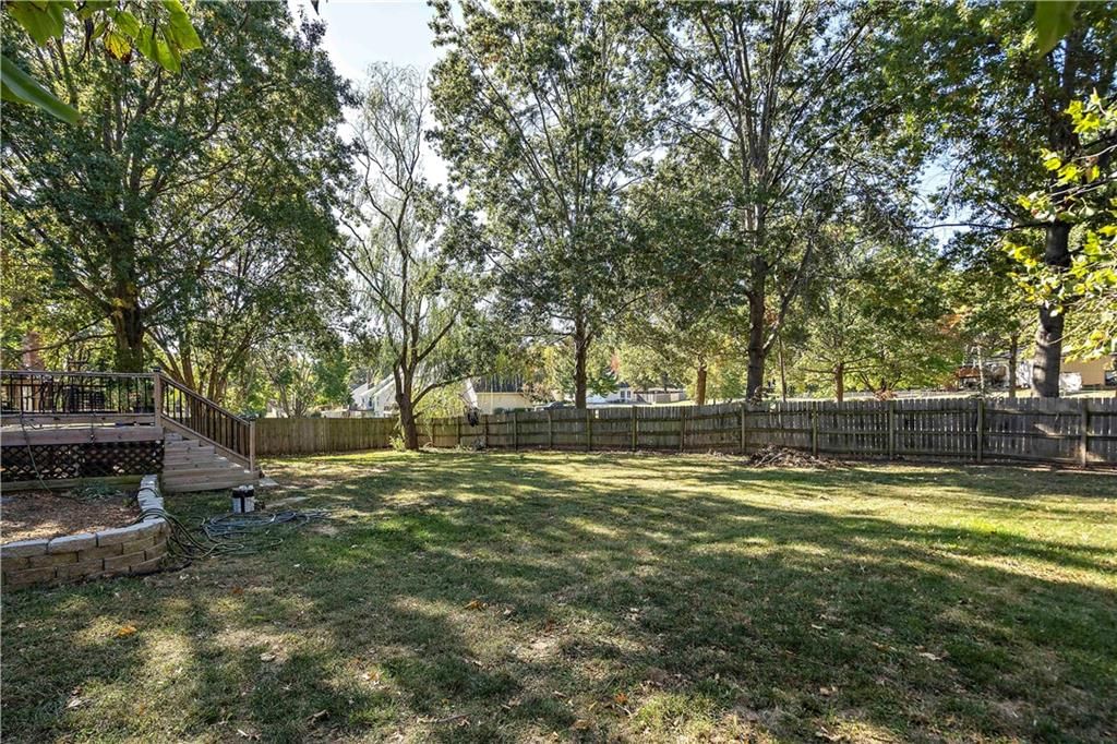 804 NE Mary Court — photo 36