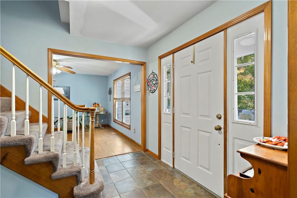 804 NE Mary Court — photo 5
