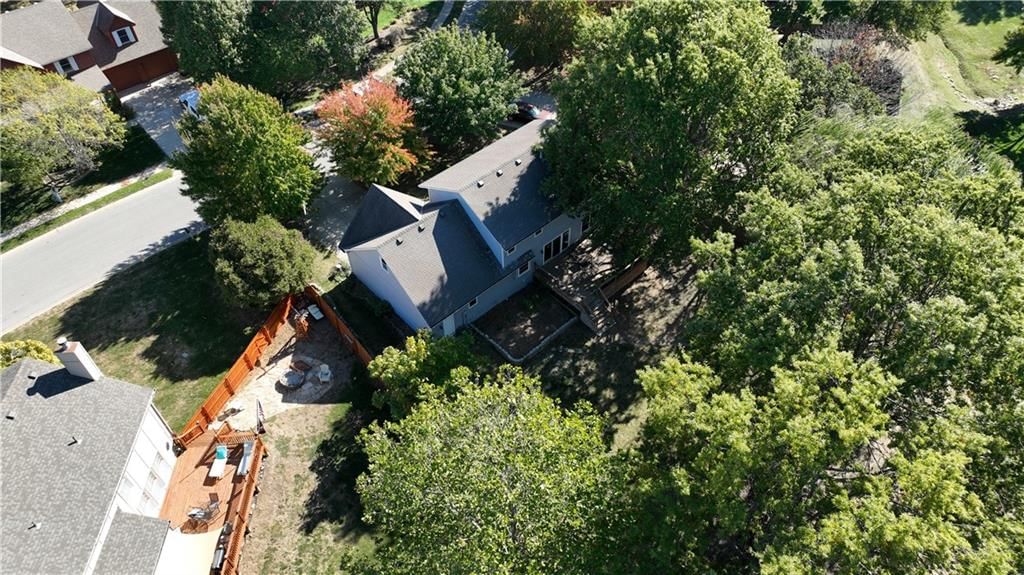 804 NE Mary Court — photo 41